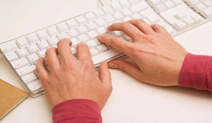Как научиться быстро писать на клавиатуре?